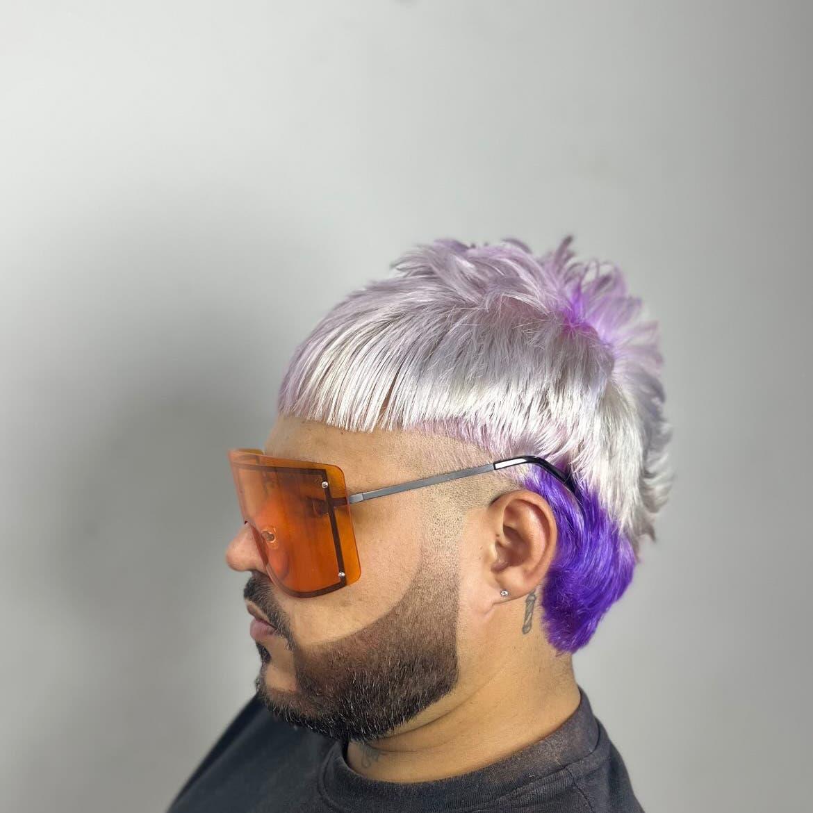 Corte mullet con color lila